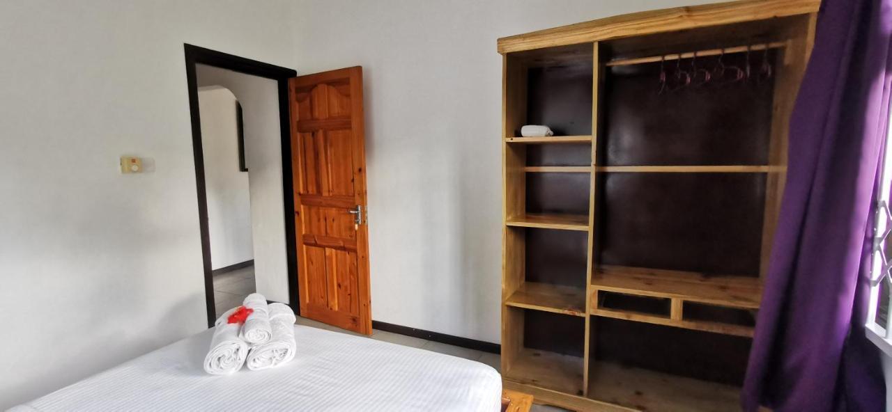 Chez Marva Grande Villa Corossol 3 A 12 Personnes La Digue Exteriér fotografie